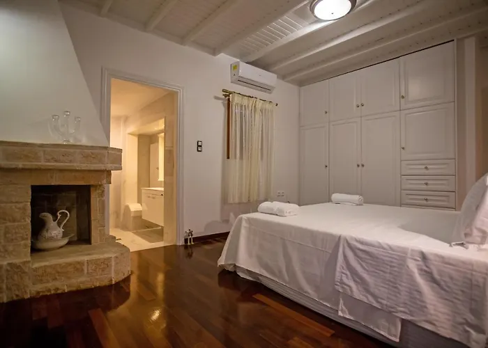 Willa Dimitra Ano Mera